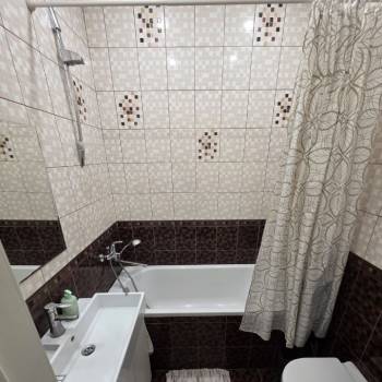 Продается 1-комнатная квартира, 46,1 м²