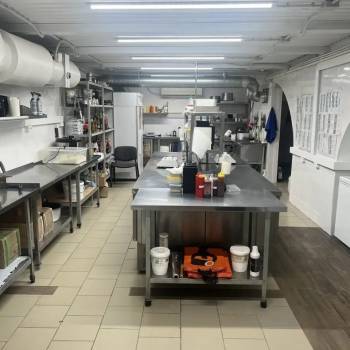 Продается Нежилое помещение, 200 м²