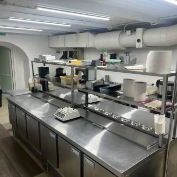 Продается Нежилое помещение, 200 м²