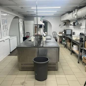 Продается Нежилое помещение, 200 м²