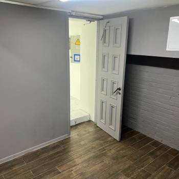 Продается Нежилое помещение, 200 м²