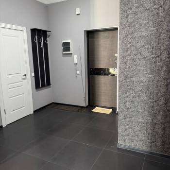 Сдается 1-комнатная квартира, 60 м²