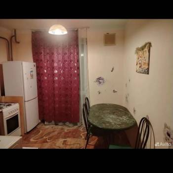 Сдается 1-комнатная квартира, 50 м²