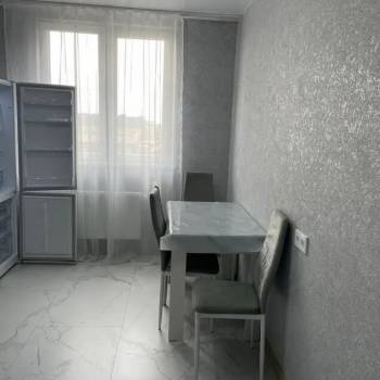 Сдается 2-х комнатная квартира, 65 м²