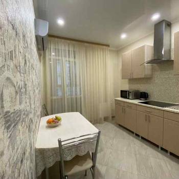 Сдается 1-комнатная квартира, 42 м²