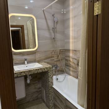 Сдается 1-комнатная квартира, 42 м²