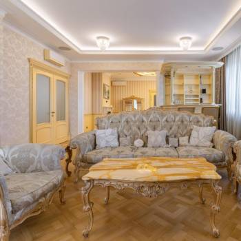 Продается Многокомнатная квартира, 250 м²