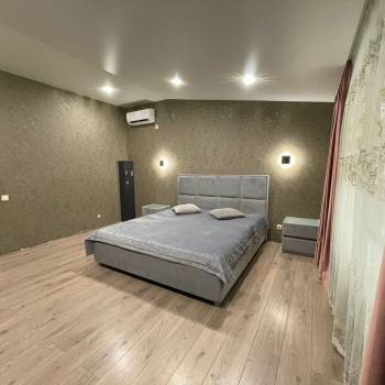 Продается Многокомнатная квартира, 105 м²