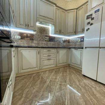 Продается Многокомнатная квартира, 105 м²