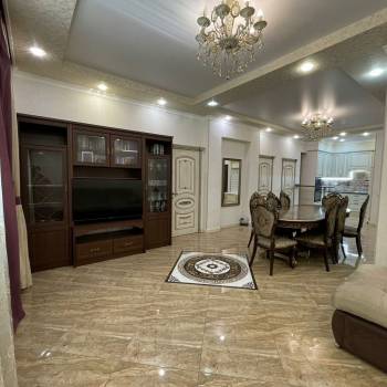 Продается Многокомнатная квартира, 105 м²