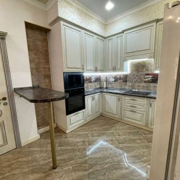 Продается Многокомнатная квартира, 105 м²