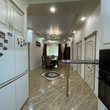 Продается Многокомнатная квартира, 105 м²