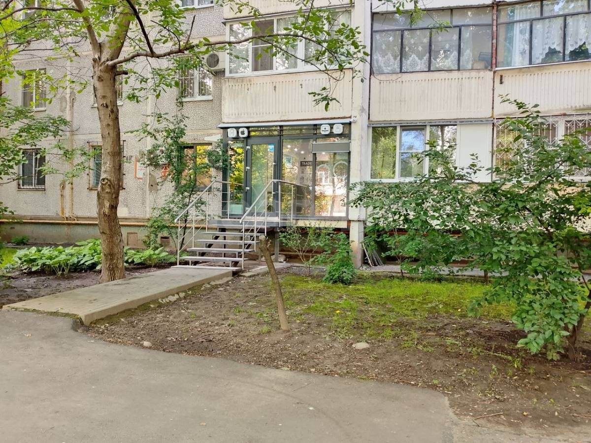 Продам нежилое помещение (Севастопольская)