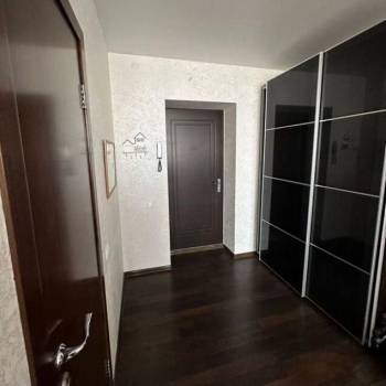 Продается 1-комнатная квартира, 53,2 м²