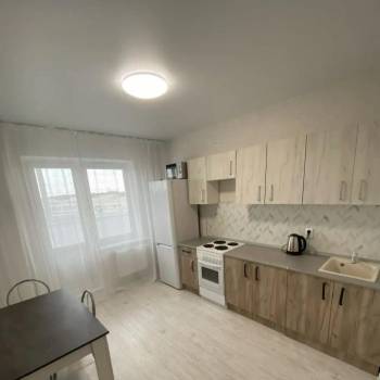 Сдается 1-комнатная квартира, 42 м²