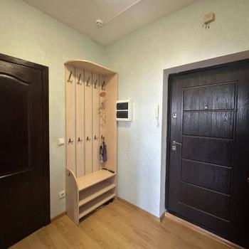 Продается 1-комнатная квартира, 40 м²