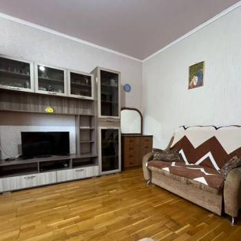 Сдается 1-комнатная квартира, 37 м²