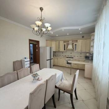 Продается Дом, 290 м²