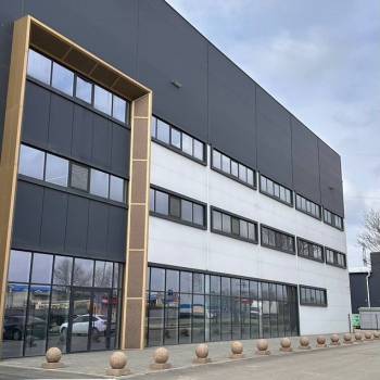 Сдается Нежилое помещение, 7340 м²