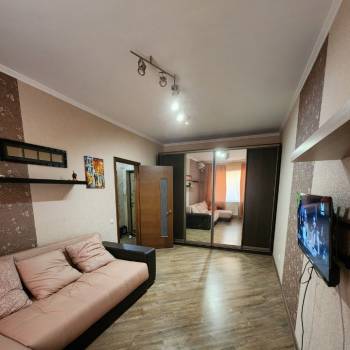 Продается 1-комнатная квартира, 38 м²