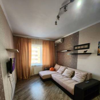 Продается 1-комнатная квартира, 38 м²