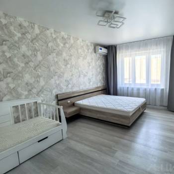 Сдается 1-комнатная квартира, 42 м²