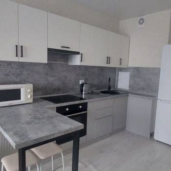 Продается 1-комнатная квартира, 37 м²