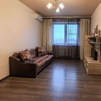 Продается 1-комнатная квартира, 42 м²