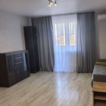 Сдается 1-комнатная квартира, 49 м²
