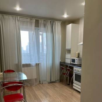 Сдается 1-комнатная квартира, 44 м²