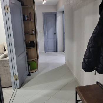 Продается Многокомнатная квартира, 87,4 м²
