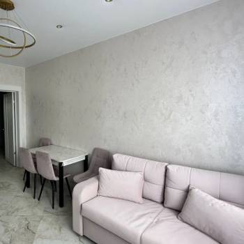 Продается 1-комнатная квартира, 42 м²