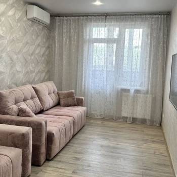Продается 1-комнатная квартира, 42 м²