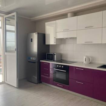 Сдается 1-комнатная квартира, 56 м²
