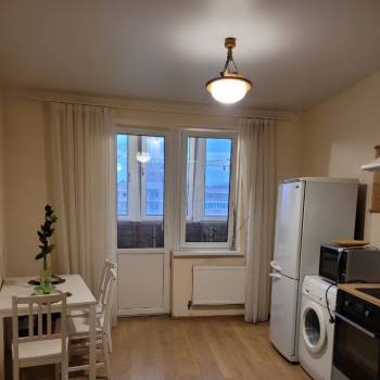 Сдается 1-комнатная квартира, 40 м²