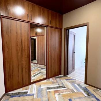 Продается Многокомнатная квартира, 104 м²