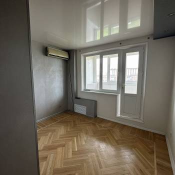 Продается Многокомнатная квартира, 96,4 м²