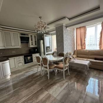 Сдается 2-х комнатная квартира, 75 м²