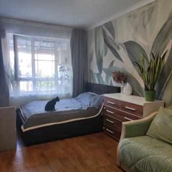 Продается 1-комнатная квартира, 42 м²