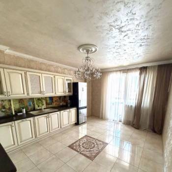 Продается 2-х комнатная квартира, 90 м²