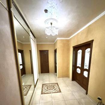 Продается 2-х комнатная квартира, 90 м²