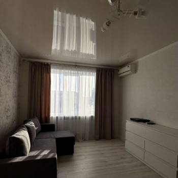 Сдается 1-комнатная квартира, 40 м²