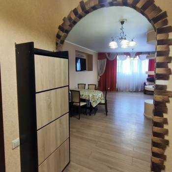 Сдается Многокомнатная квартира, 90 м²