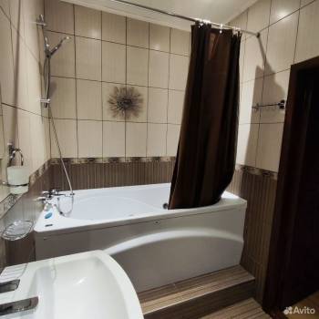 Сдается Многокомнатная квартира, 90 м²