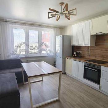 Сдается 2-х комнатная квартира, 72 м²