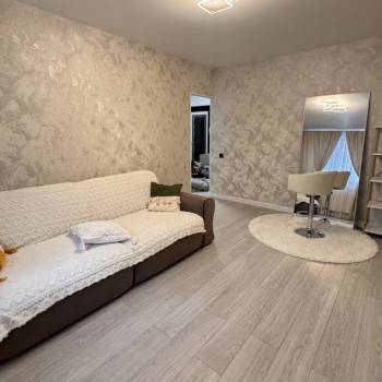 Продается 1-комнатная квартира, 35 м²