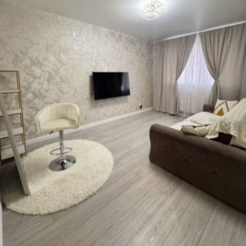 Продается 1-комнатная квартира, 35 м²