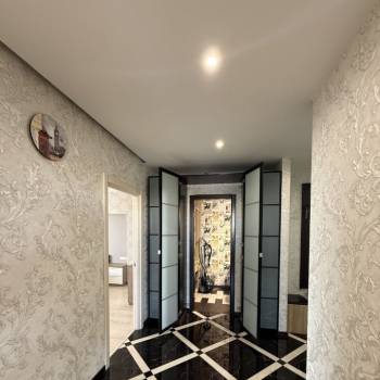 Сдается 2-х комнатная квартира, 120 м²