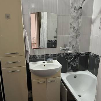Сдается 2-х комнатная квартира, 60 м²
