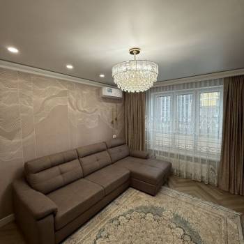 Продается 1-комнатная квартира, 50,8 м²